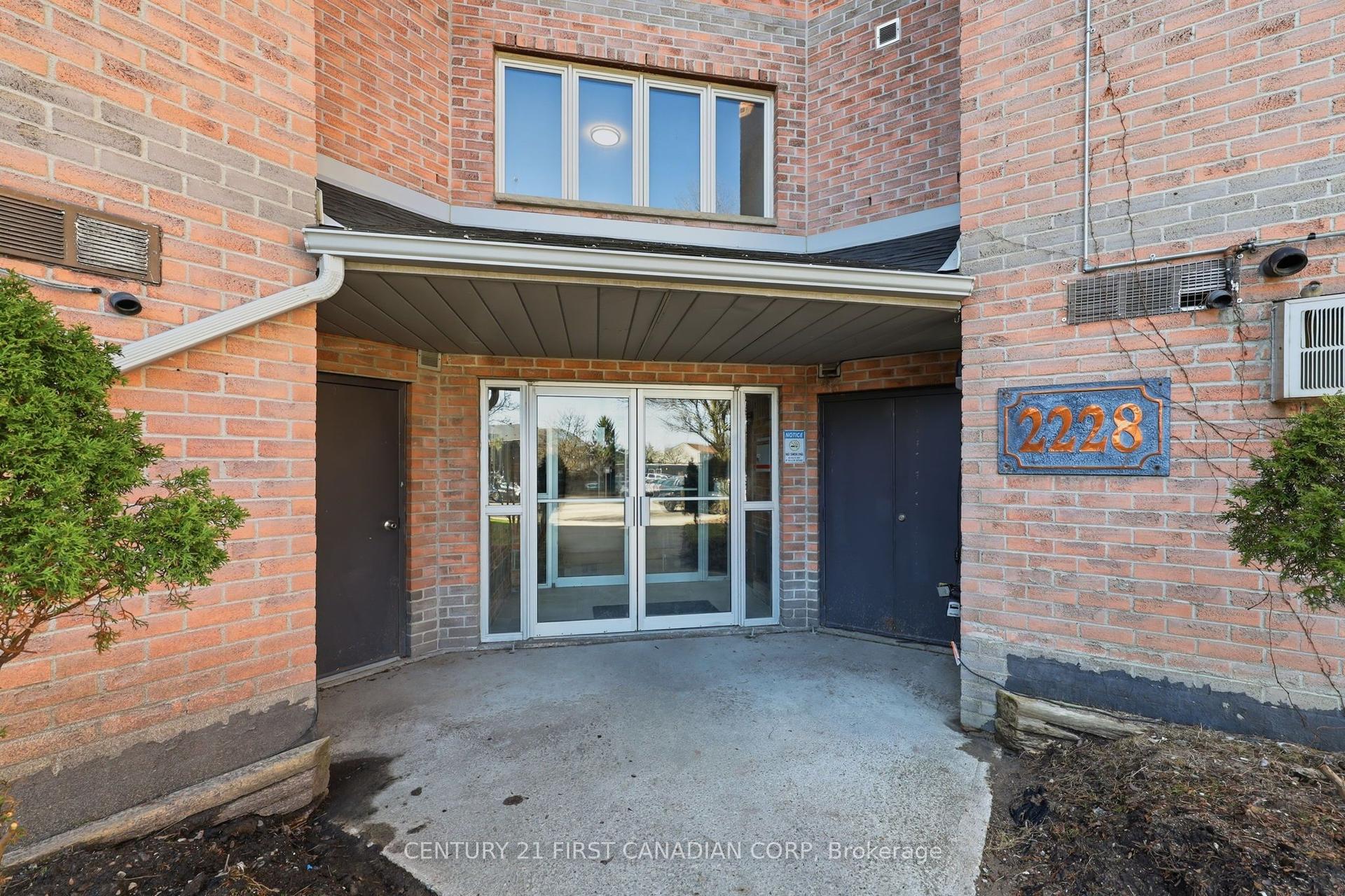 2228 Trafalgar Street 201 #201 — photo 1