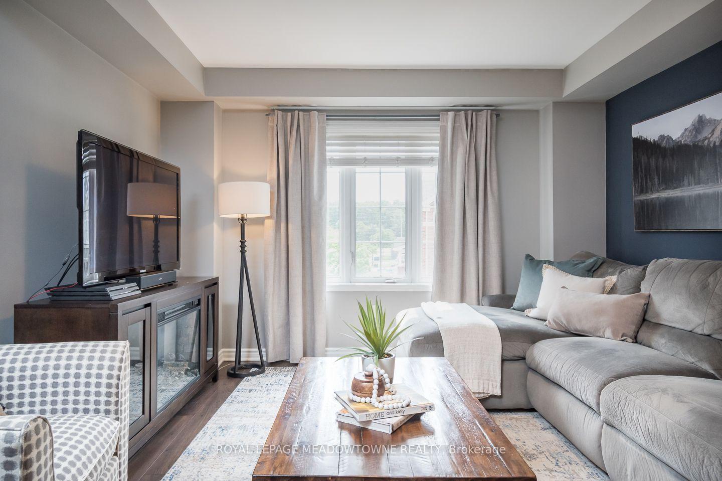 275 Eves Gate, Milton — Townhouse for sale, photo 1