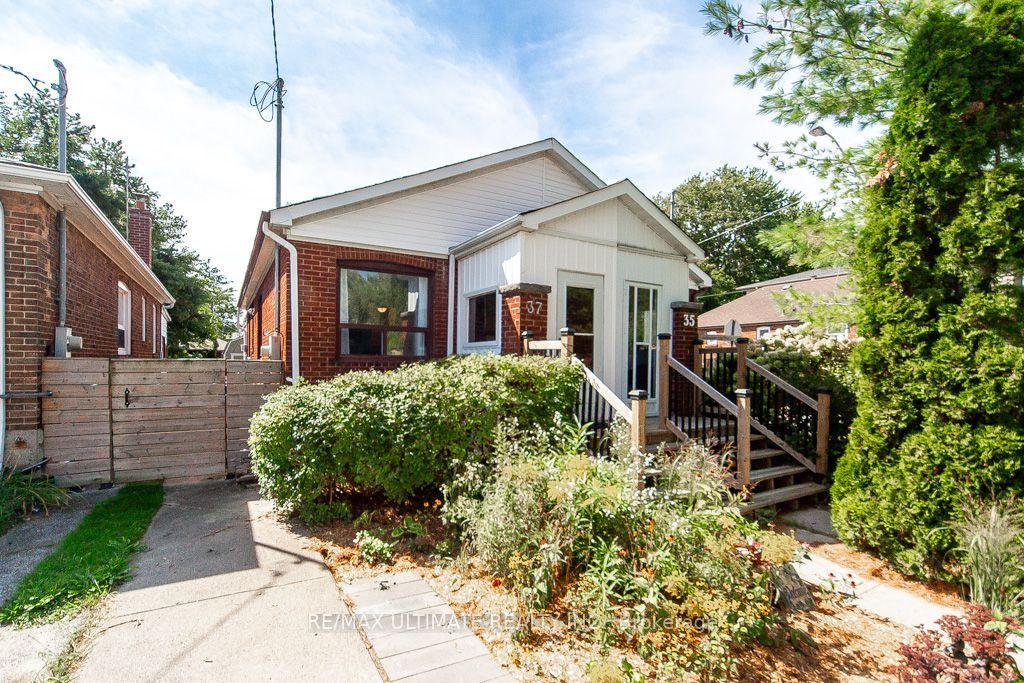 37 Gowan Avenue, Toronto — Semi-Detached for sale, photo 1