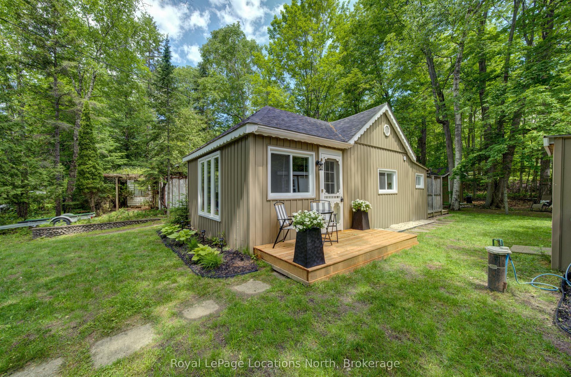 1955 Tiny Beaches Road S — photo 1
