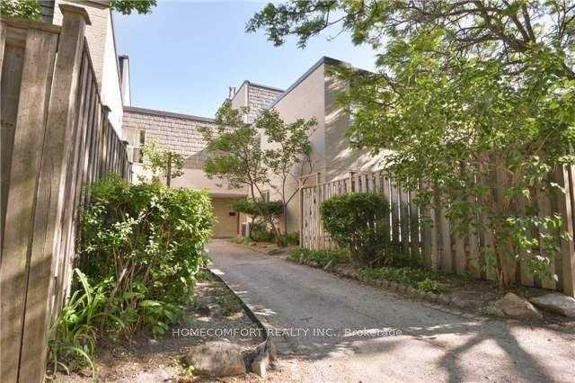 17 Four Winds Drive #15 ##15, Toronto — Condo Town for sale, photo 1