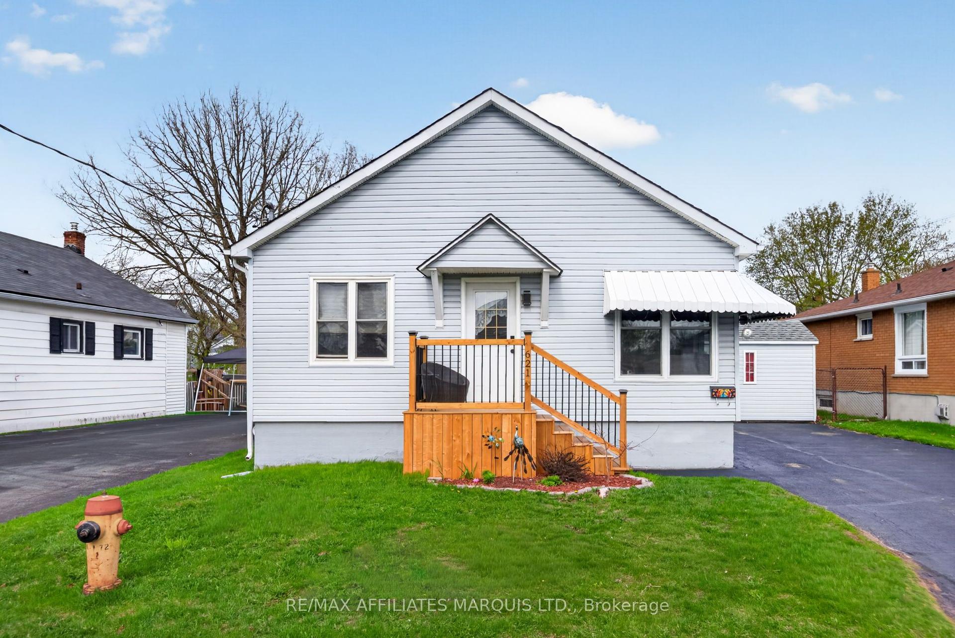 621 Grantwood Avenue — photo 1