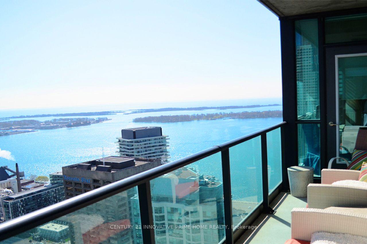 16 Harbour Street 4804 #4804, Toronto — Condo for sale, photo 1