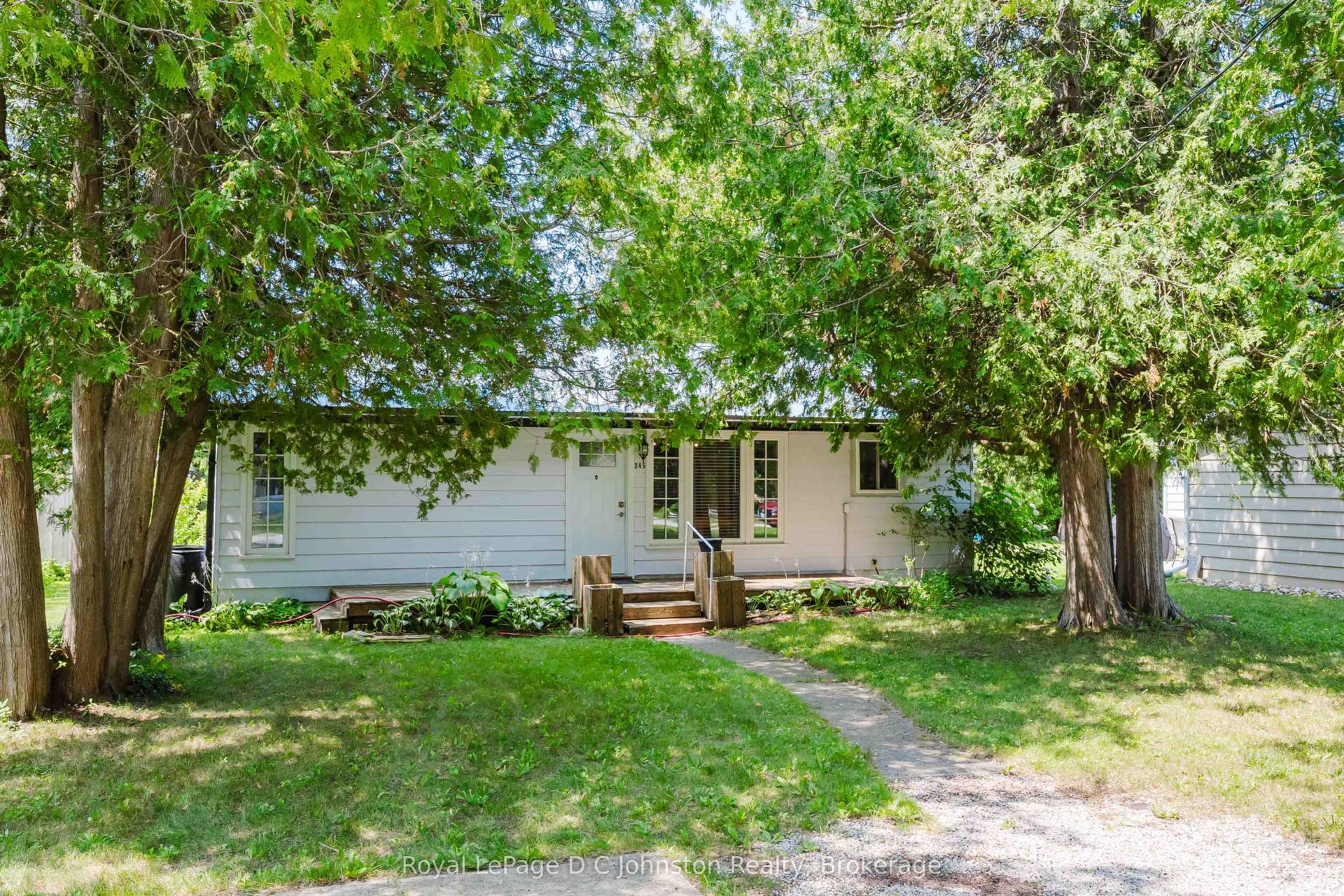 245 Laird Lane, Saugeen Shores — Detached for sale, photo 1