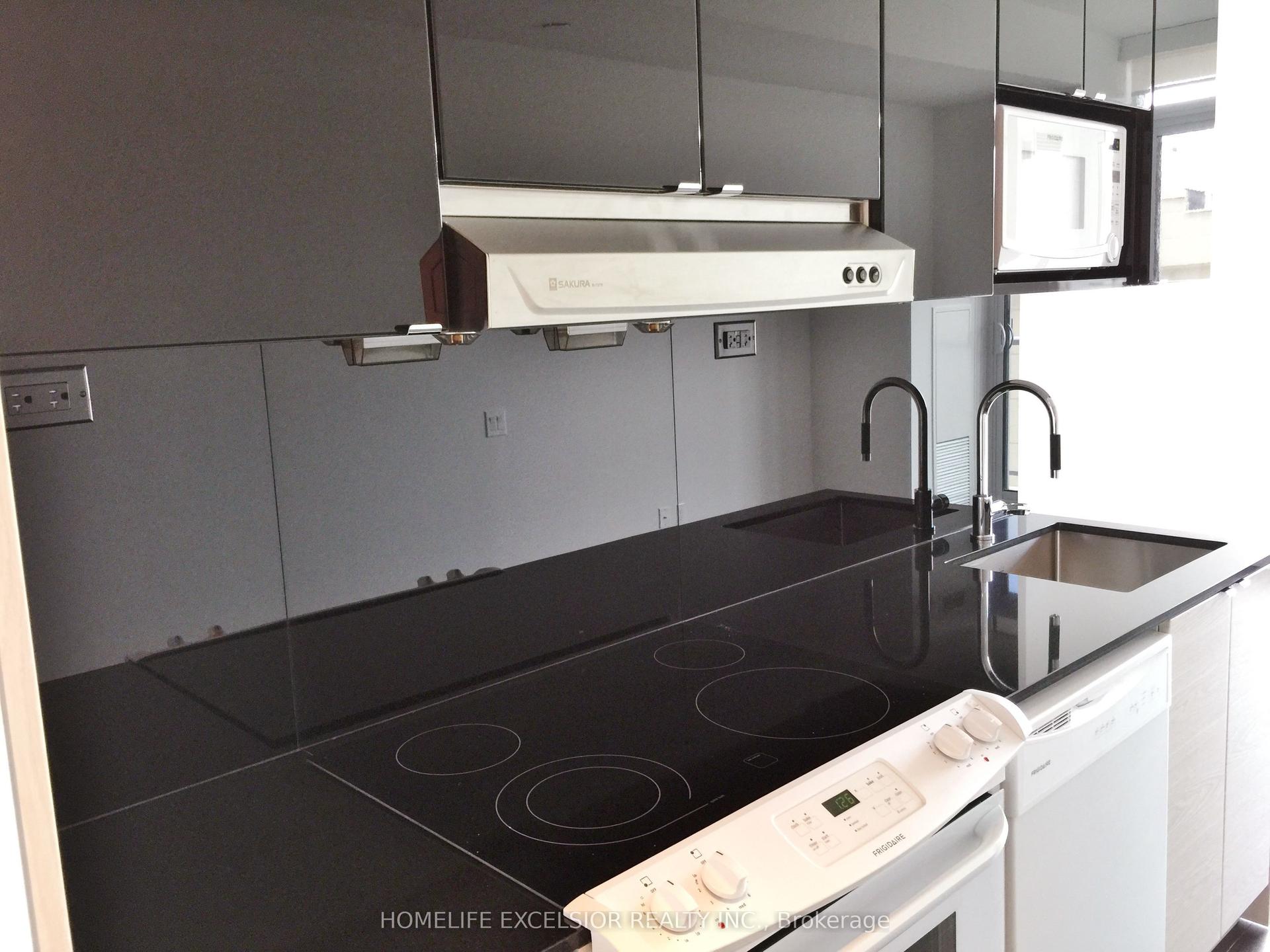 72 Esther Shiner Boulevard 216 #216 — photo 1