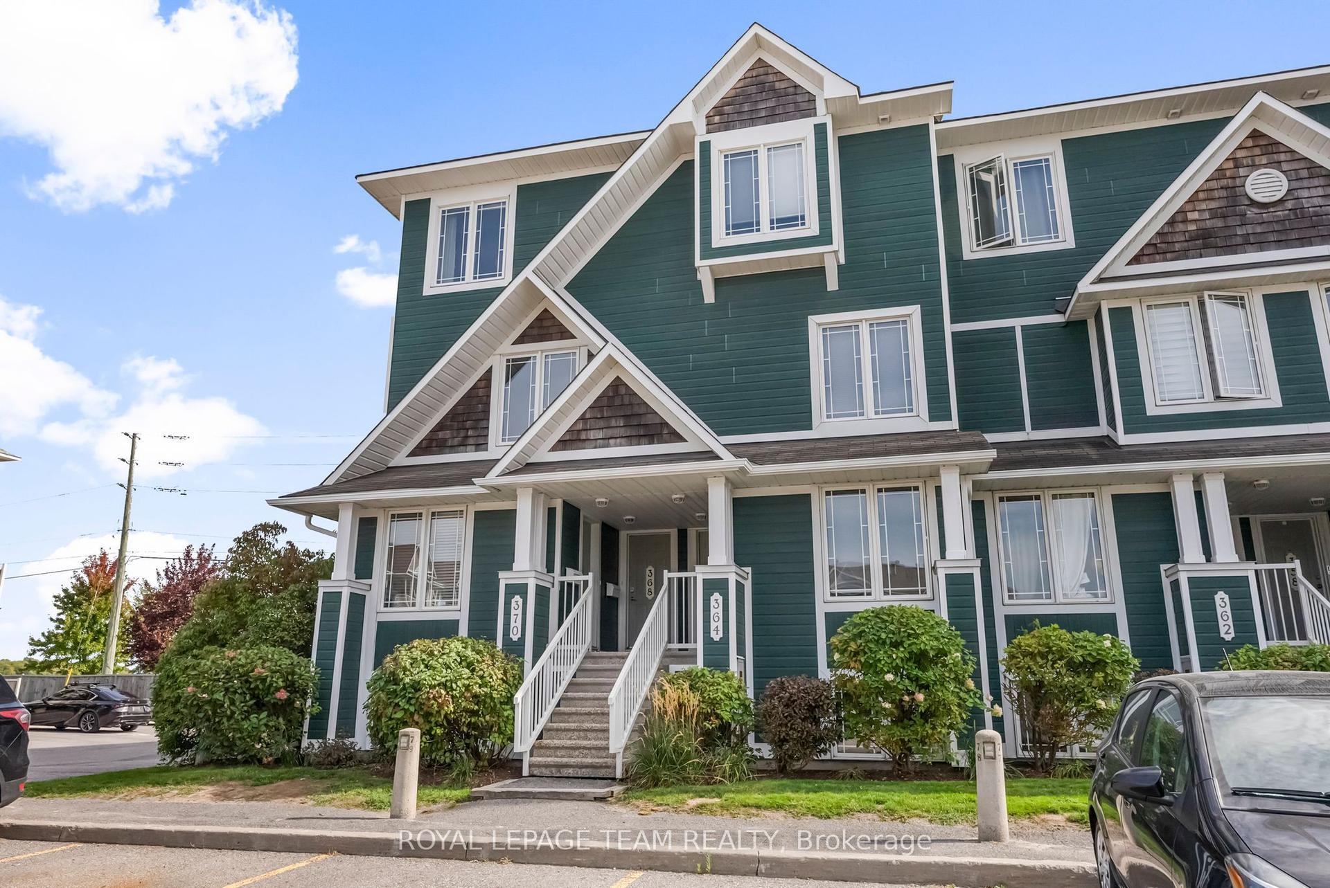 368 Crownridge Drive — photo 1