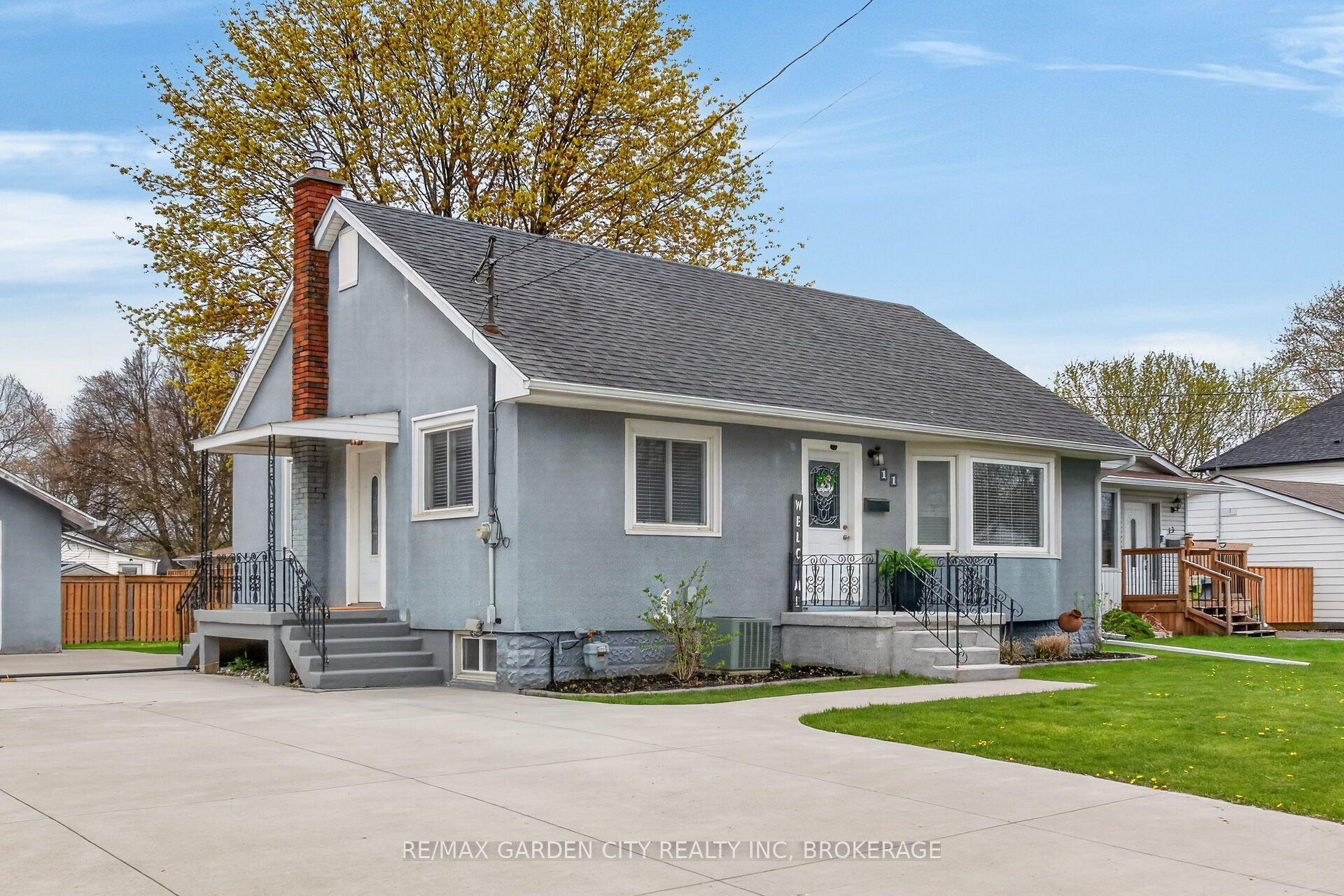 11 Sharpe Avenue — photo 1