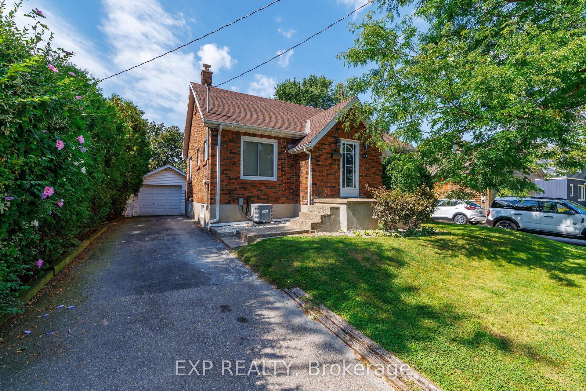 61 Marmora Street, St. Catharines — Detached for sale, photo 1