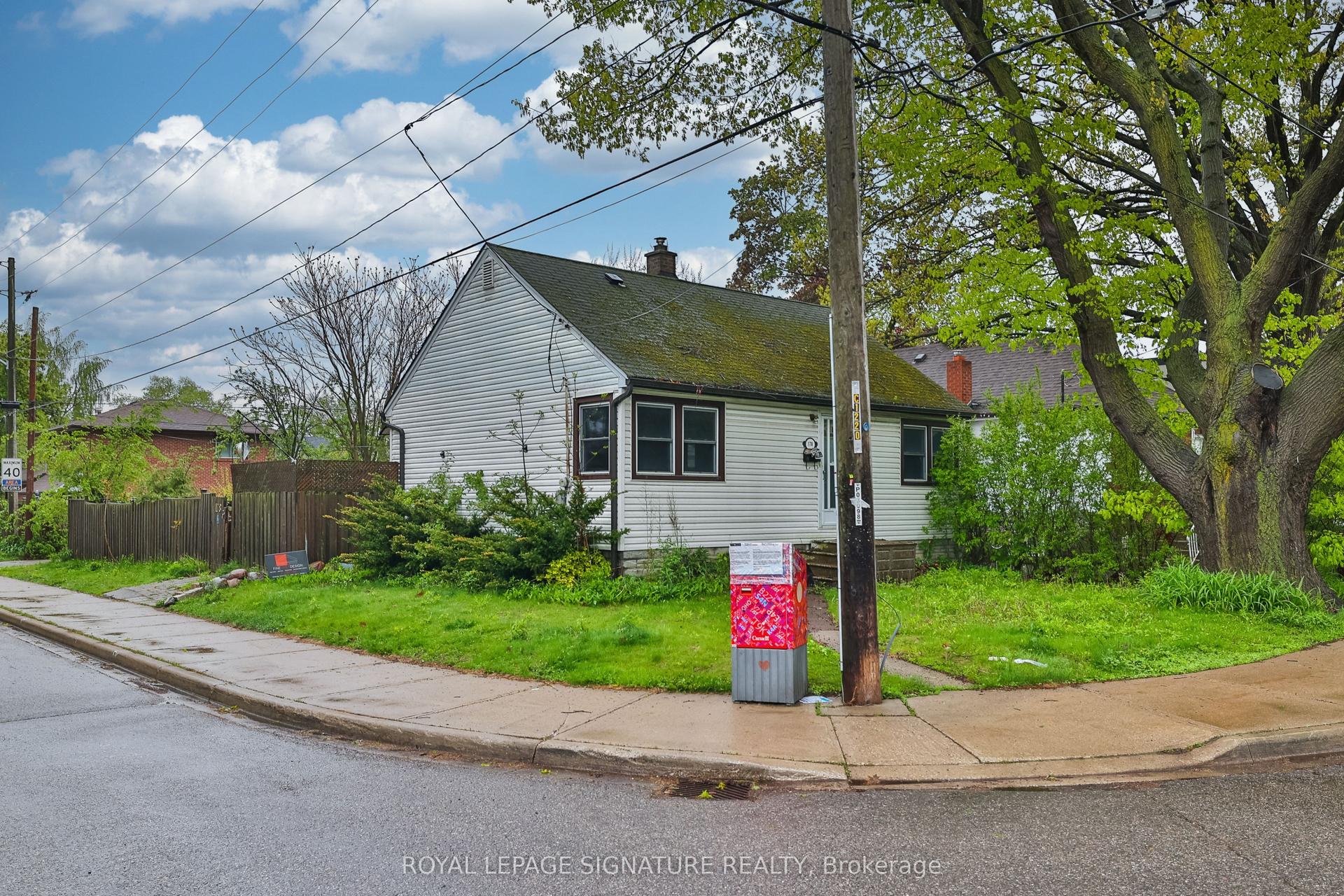178 Angelene Street — photo 1
