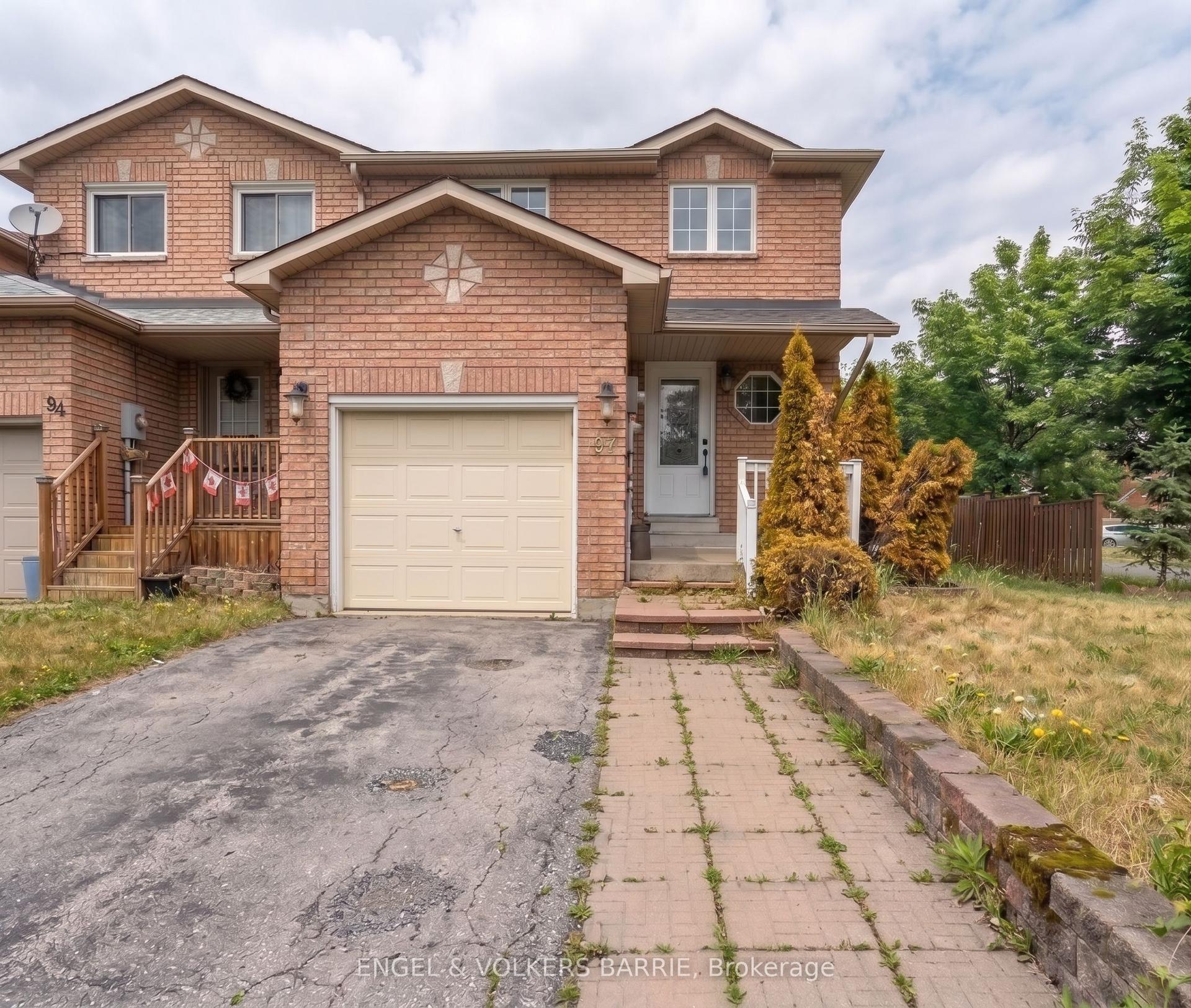 92 Lee Crescent, Barrie — Townhouse for sale, photo 1