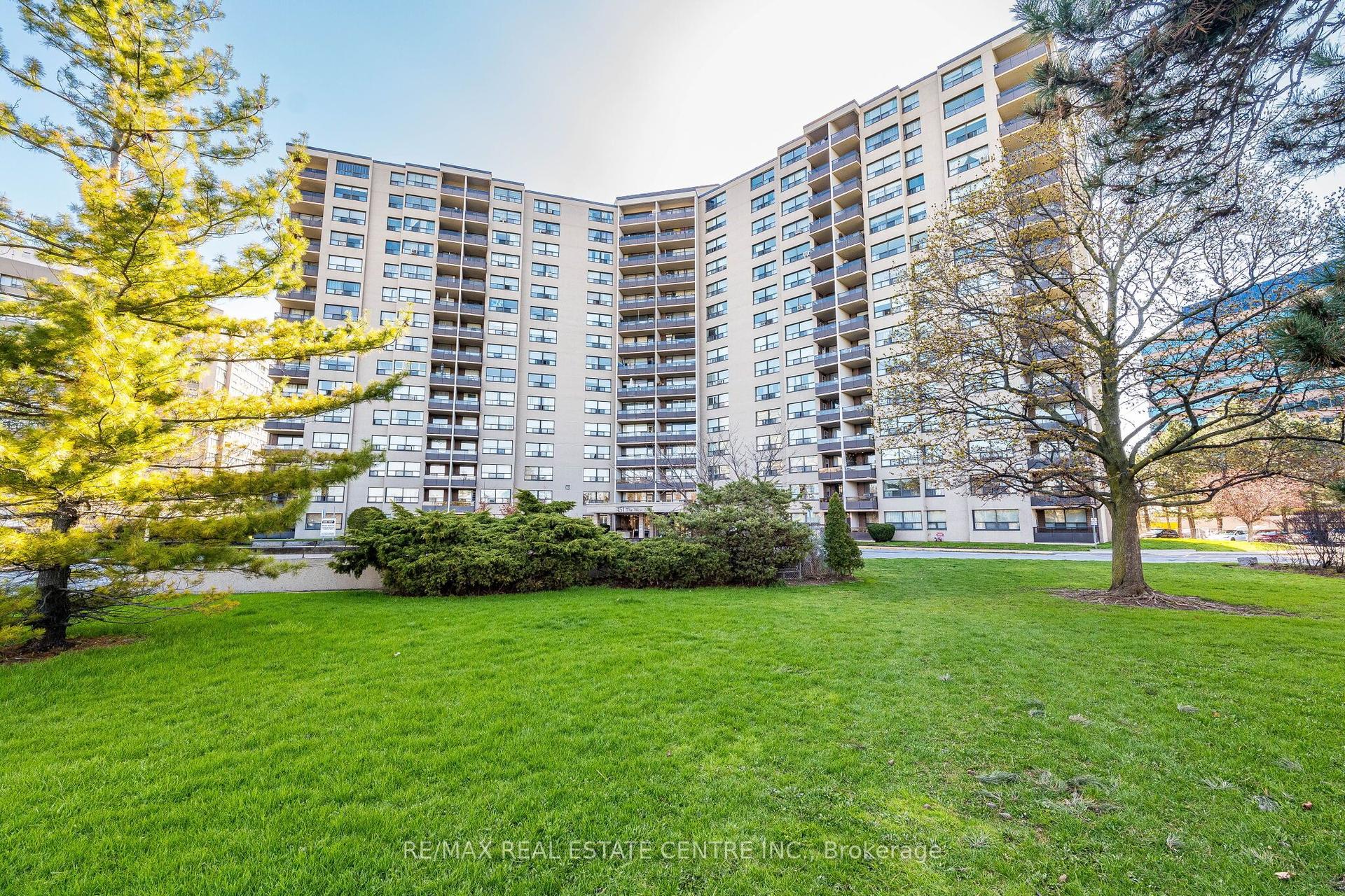 451 The West Mall Drive 1502 #1502 — photo 1