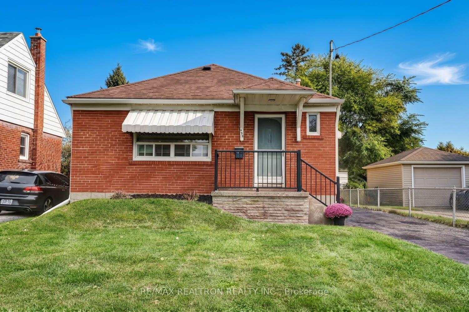 139 Tower Drive, Toronto — Detached for sale, photo 1