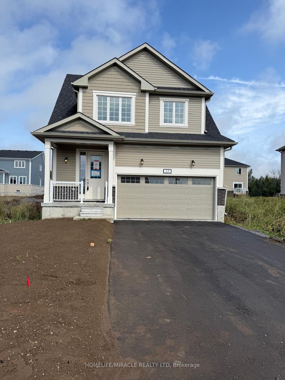 35 Royal Oak Crescent, Loyalist — Detached for lease, photo 1
