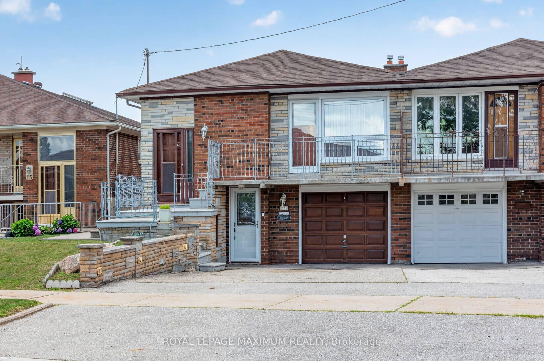 11 Hisey Crescent, Toronto — Semi-Detached for sale, photo 1
