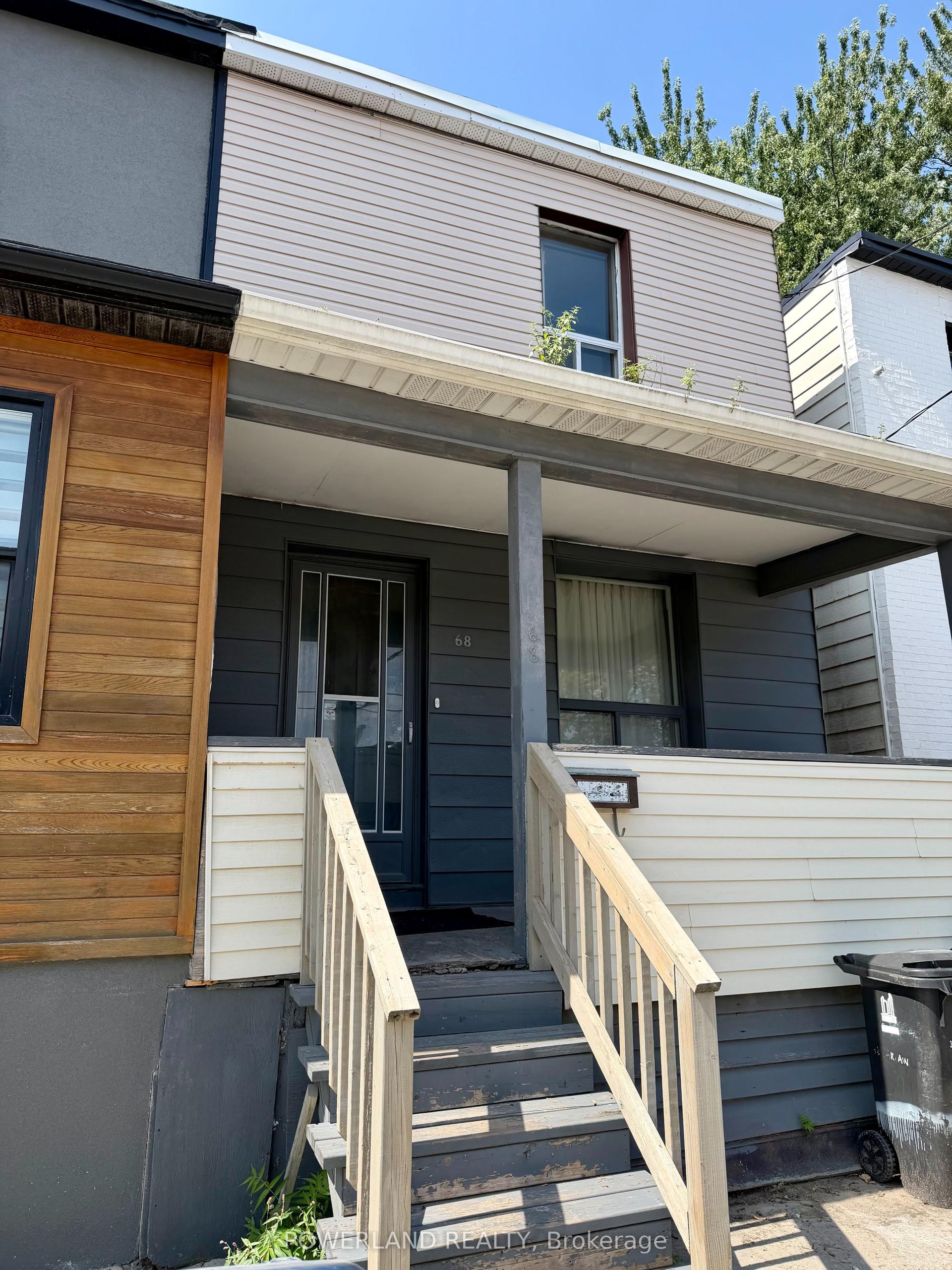 68 Carlaw Avenue Apt A #Apt A, Toronto — Semi-Detached for lease, photo 1
