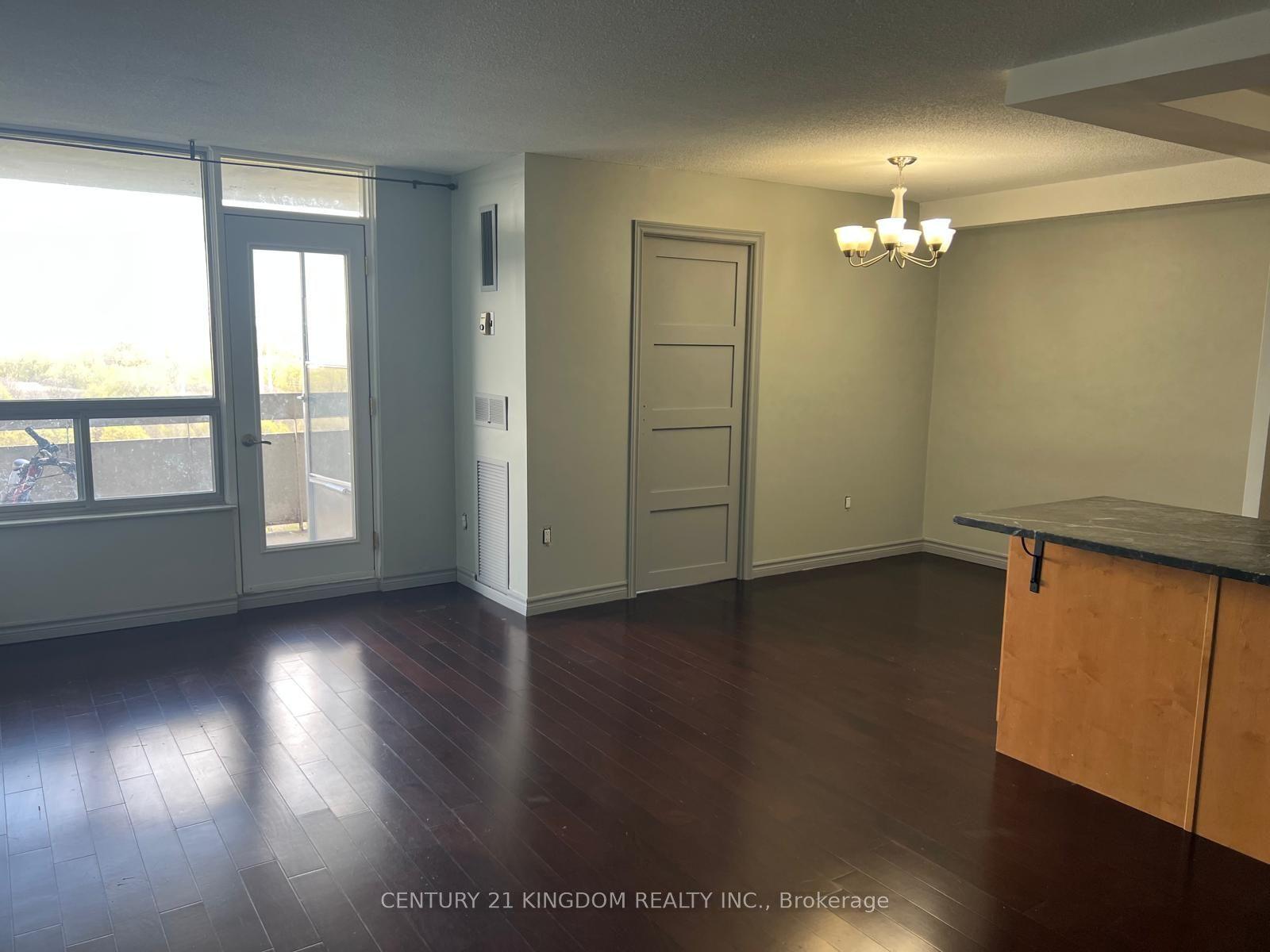 20 Edgecliff Golfway E 1715 #1715 — photo 1