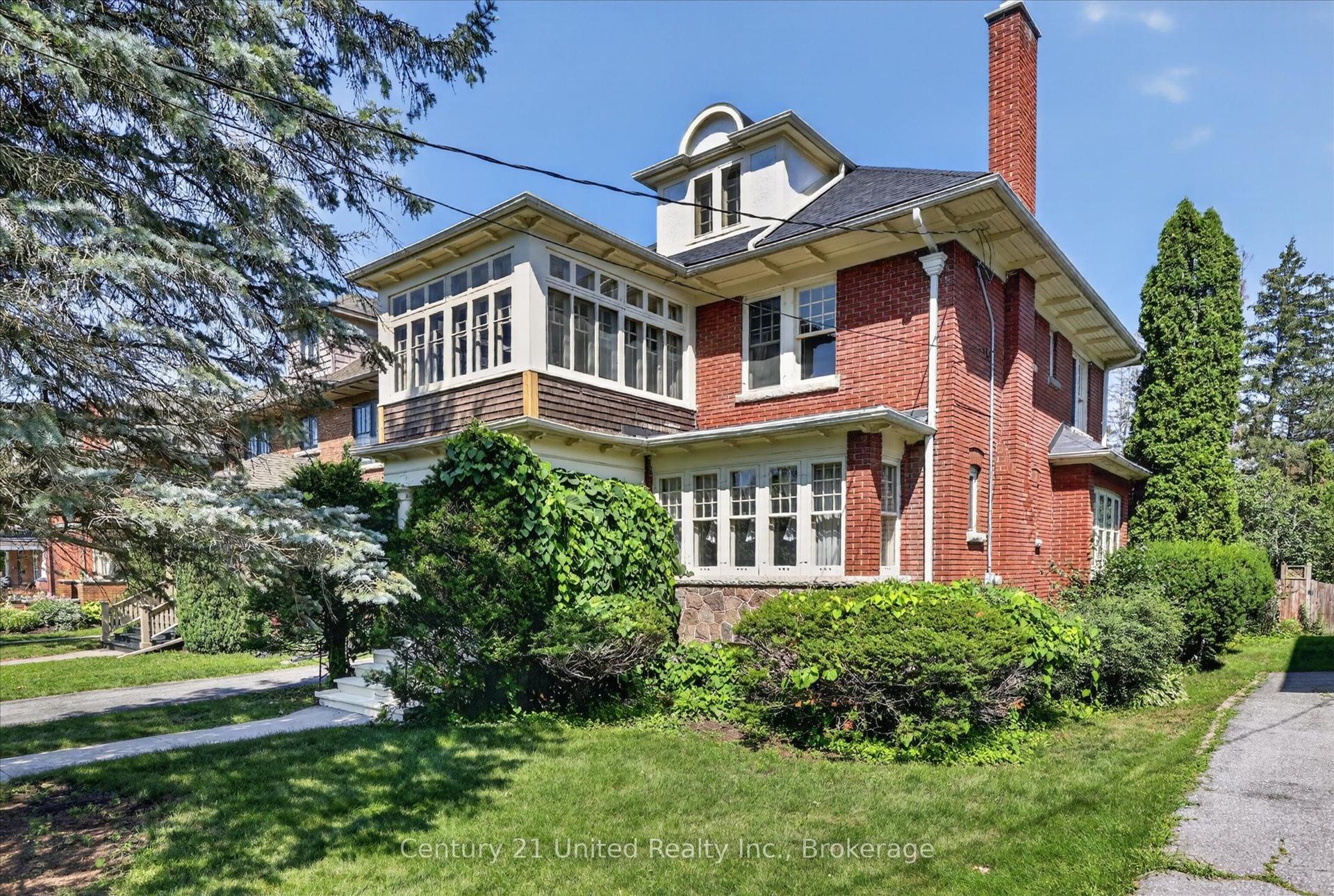 498 Weller Street, Peterborough — Detached for sale, photo 1