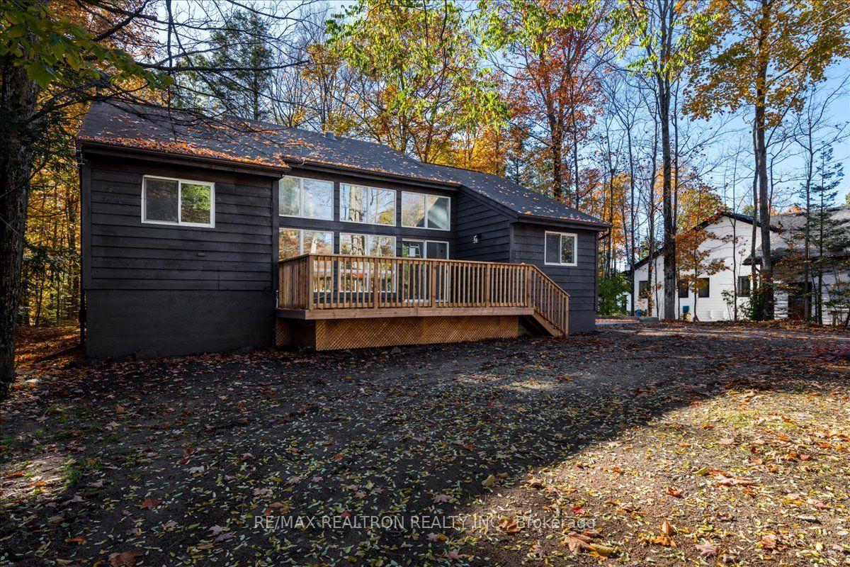 901 17th Concession West Road — photo 1