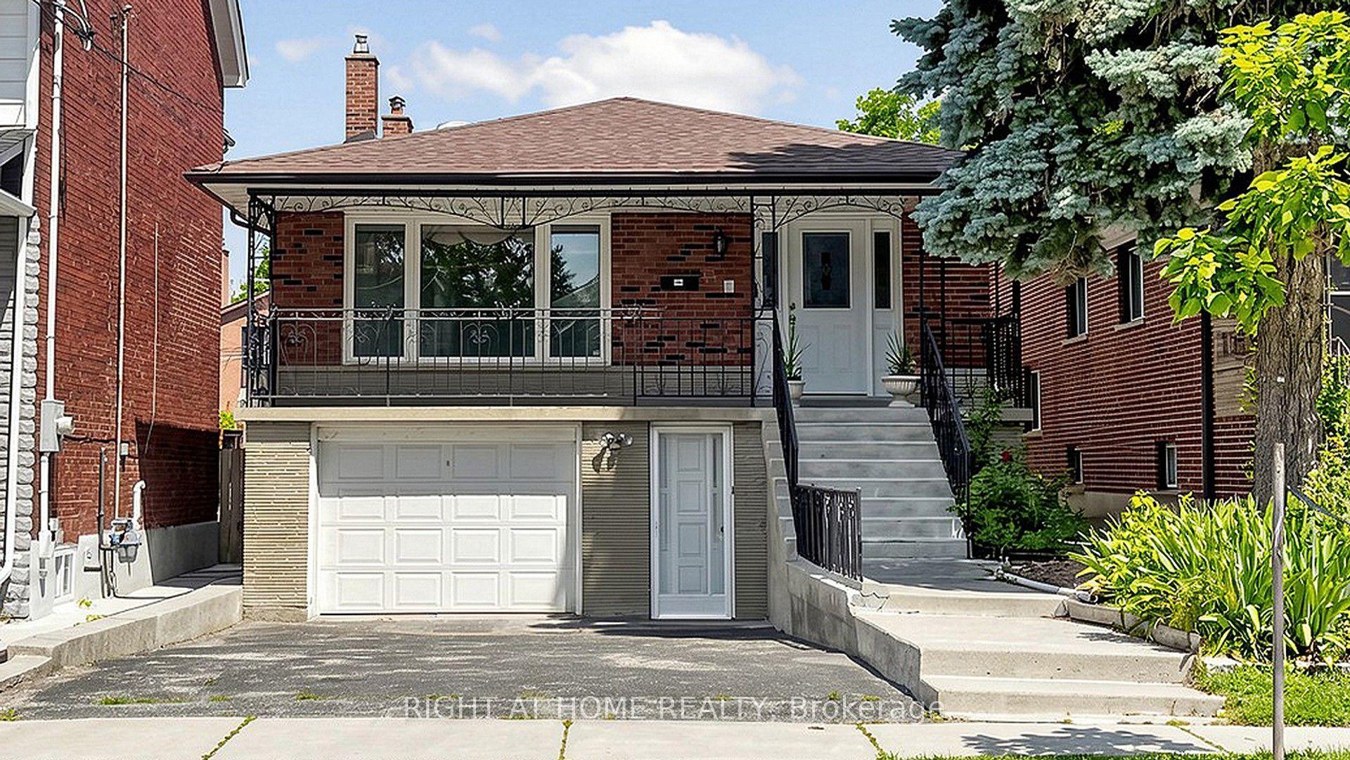 20 Torrens Avenue, Toronto — Detached for sale, photo 1