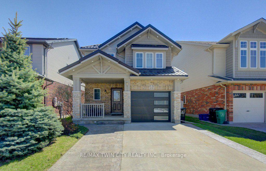 11 Frey Crescent — photo 1