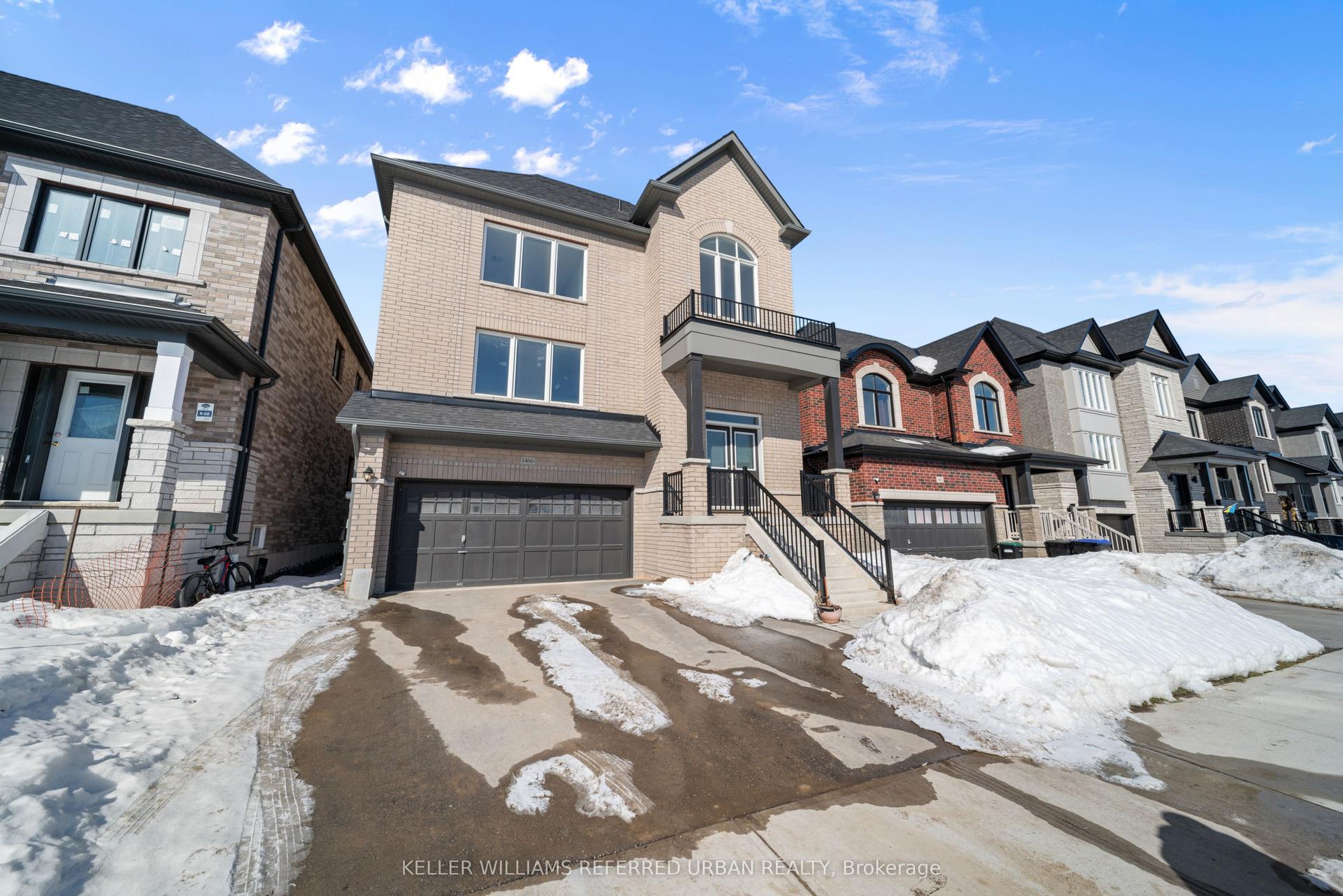 1466 Stovell Crescent Main & Upper #Main & Upper — photo 1