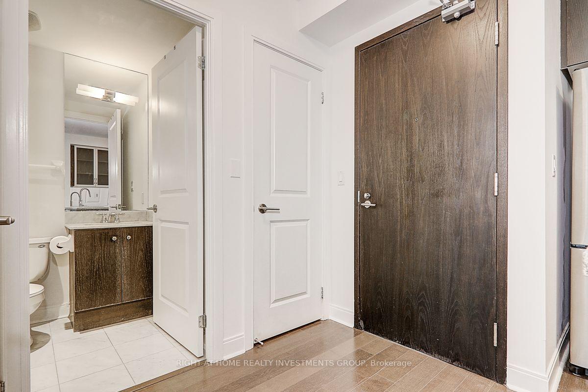 18 Yorkville Avenue 704 #704, Toronto — Condo for lease, photo 1