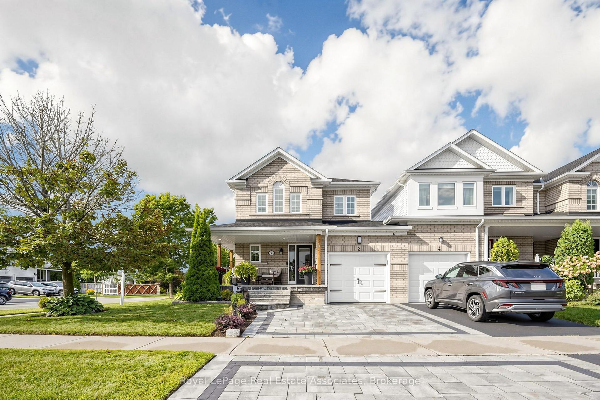 2 Primeau Avenue, Whitby — Townhouse for sale, photo 1
