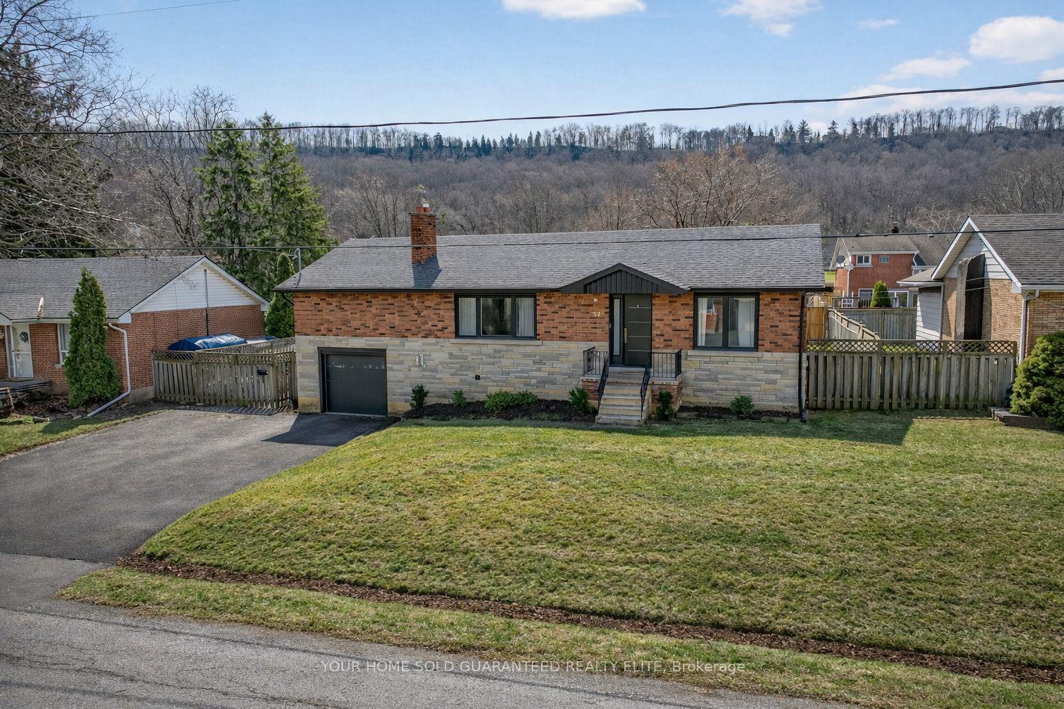 22 Hazelwood Avenue — photo 1