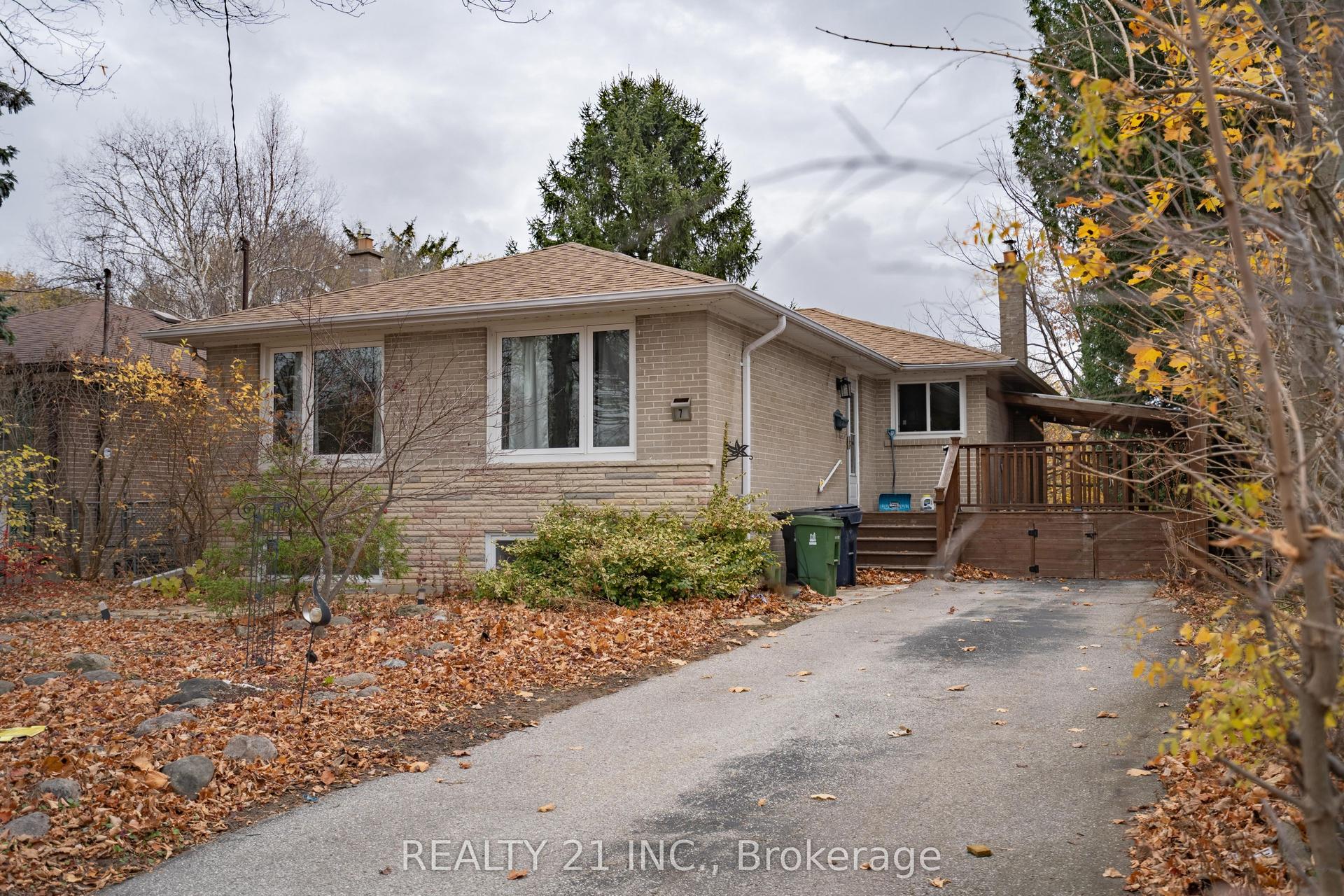 7 Brightside Drive, Toronto — Detached for lease, photo 1
