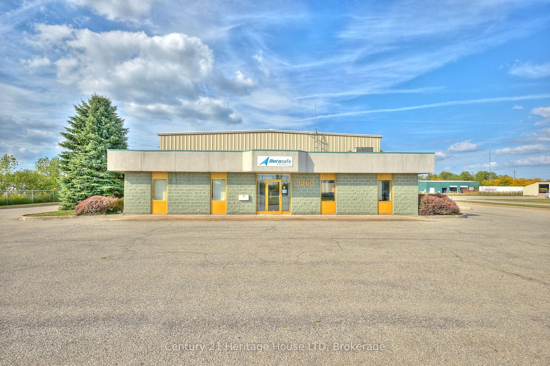 1360 Commerce Parkway — photo 1