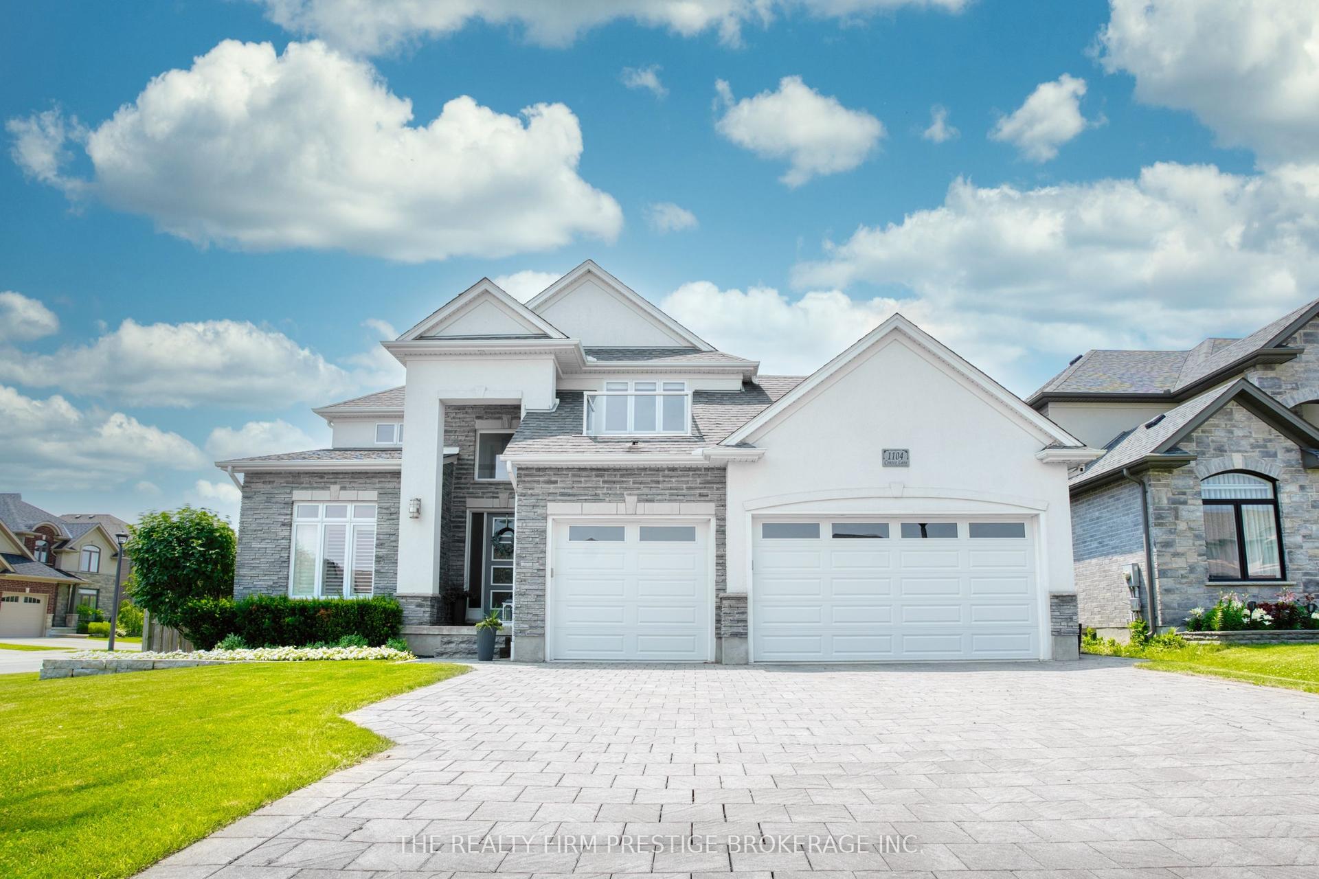 1104 Coates Lane — photo 1