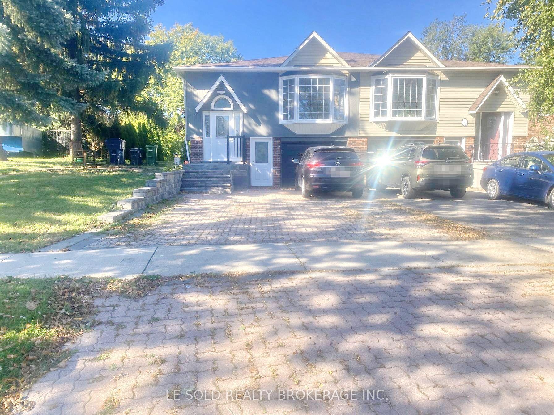 2 Chipwood Crescent Upper #Upper, Toronto — Semi-Detached for lease, photo 1
