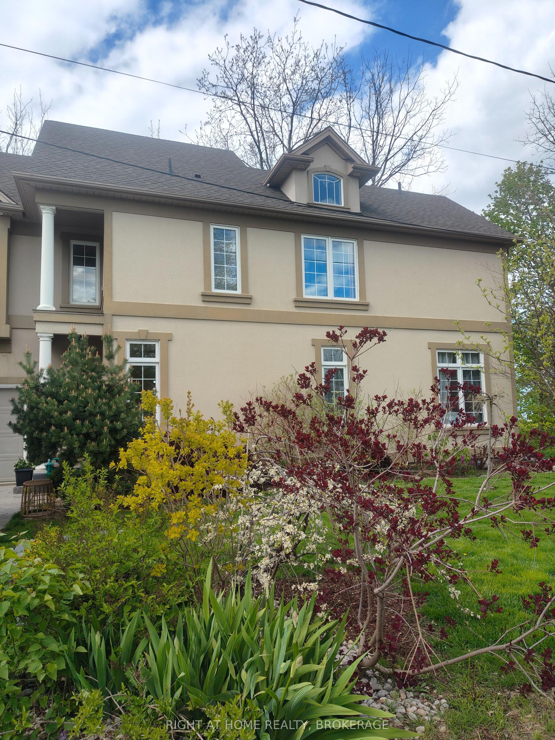 22 Ursula Avenue — photo 1