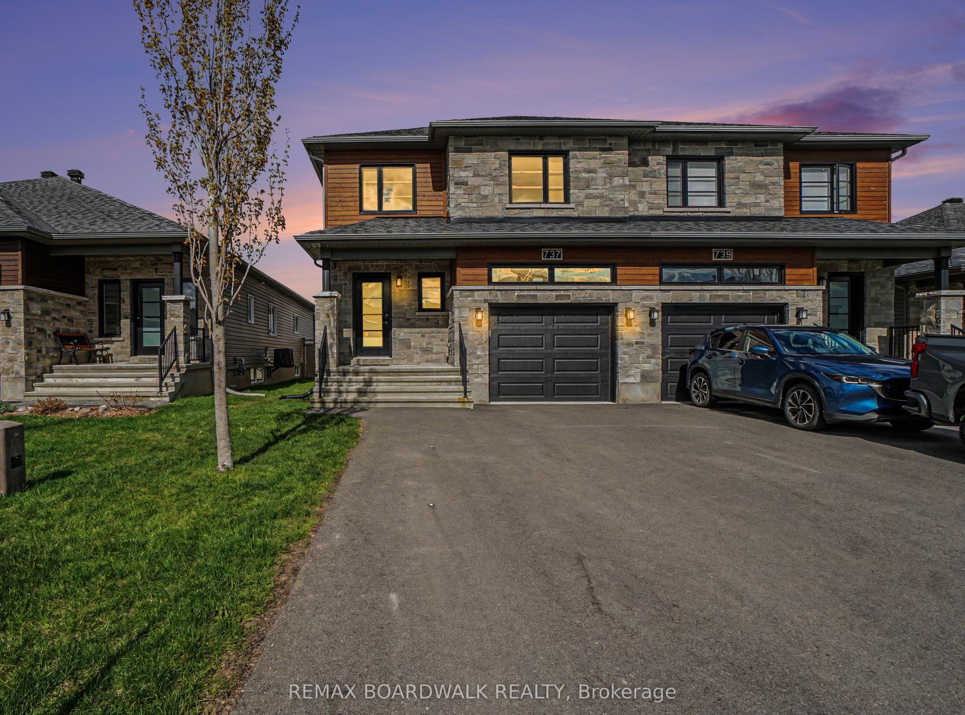 737 Azure Street — photo 1