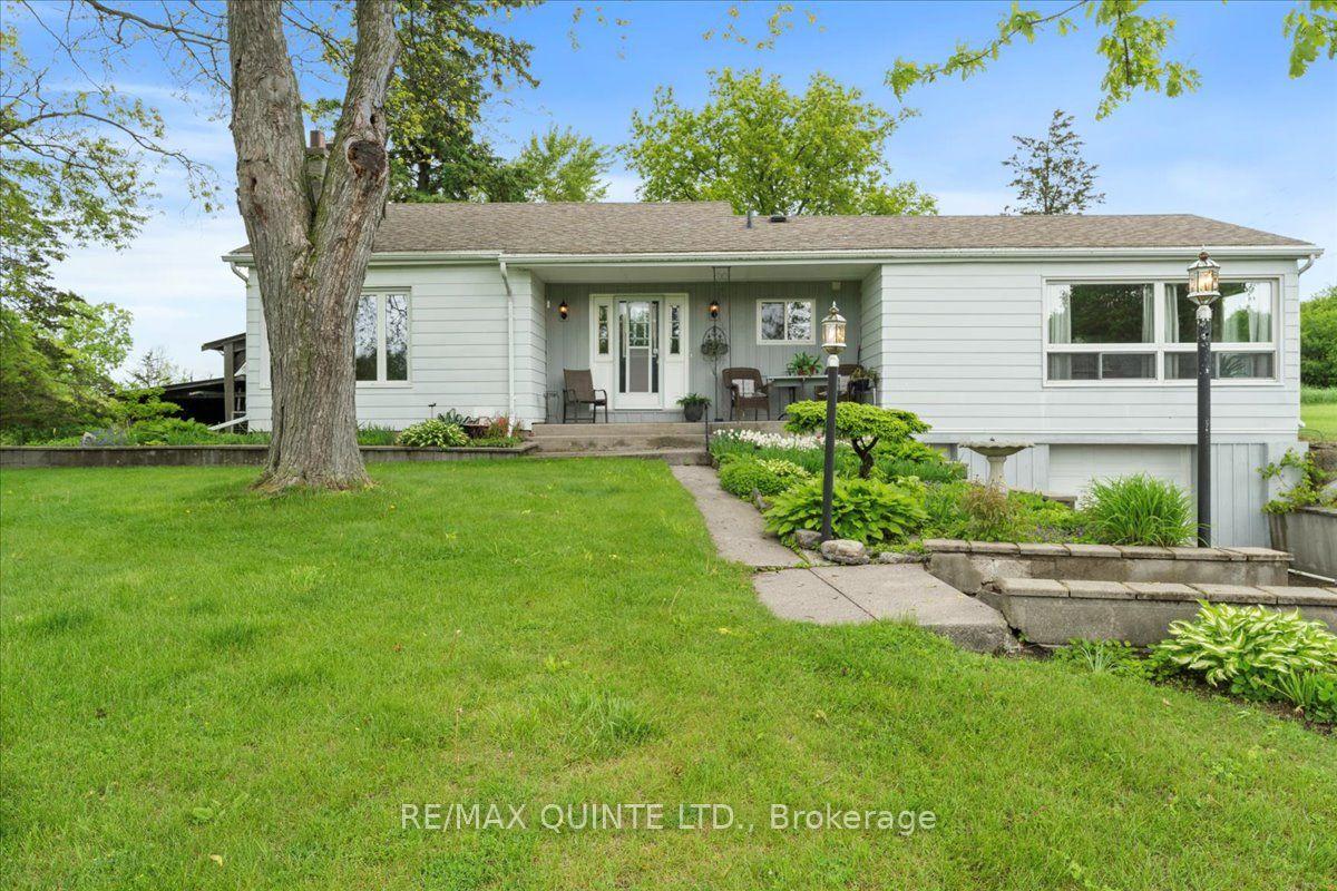 404 Bridge Street W — photo 1