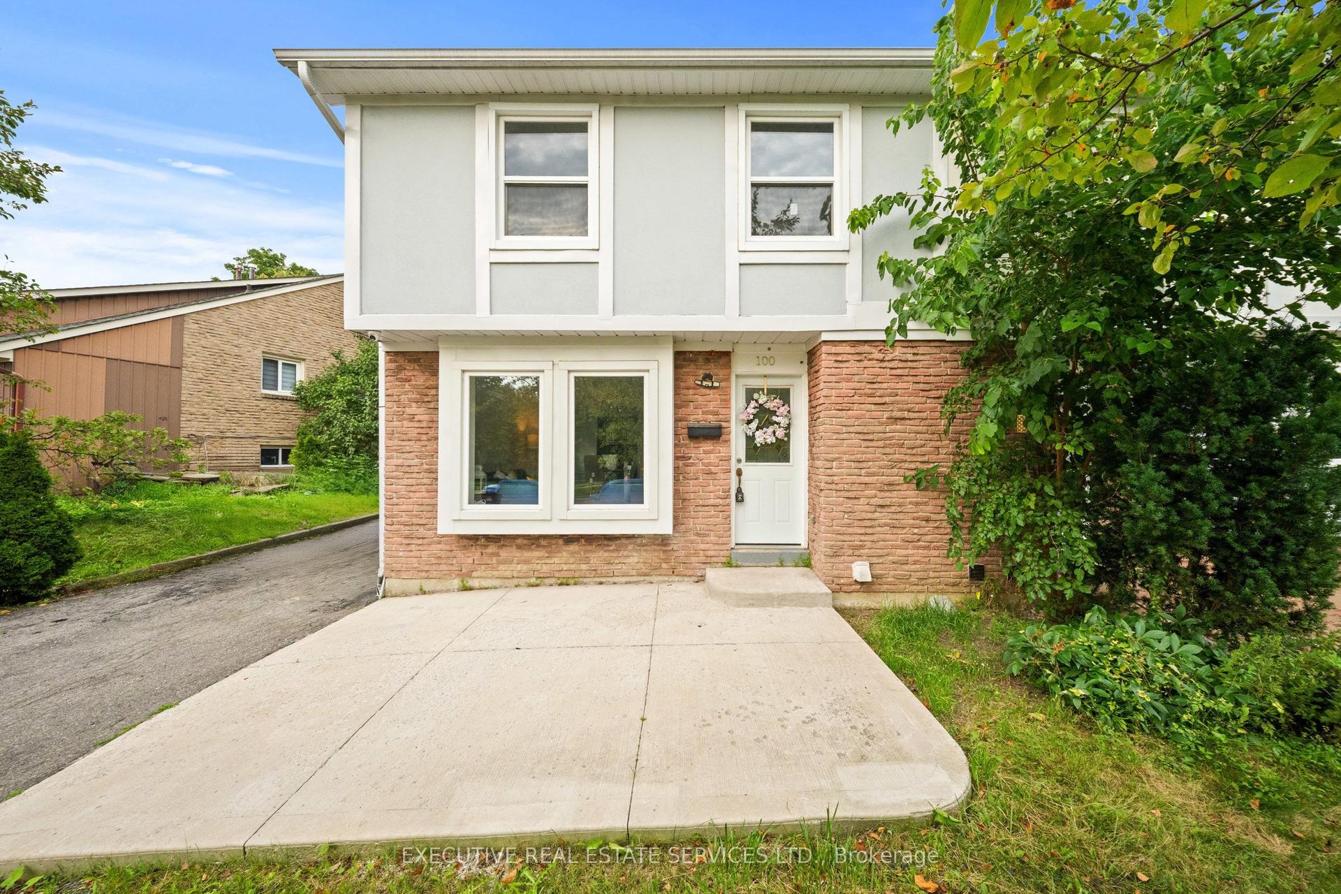 100 Centre Street N, Brampton — Semi-Detached for sale, photo 1