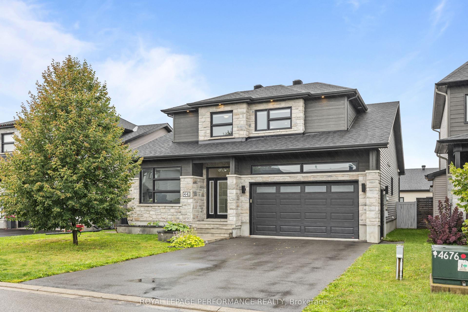 441 Bruges Street, Russell — Detached for sale, photo 1