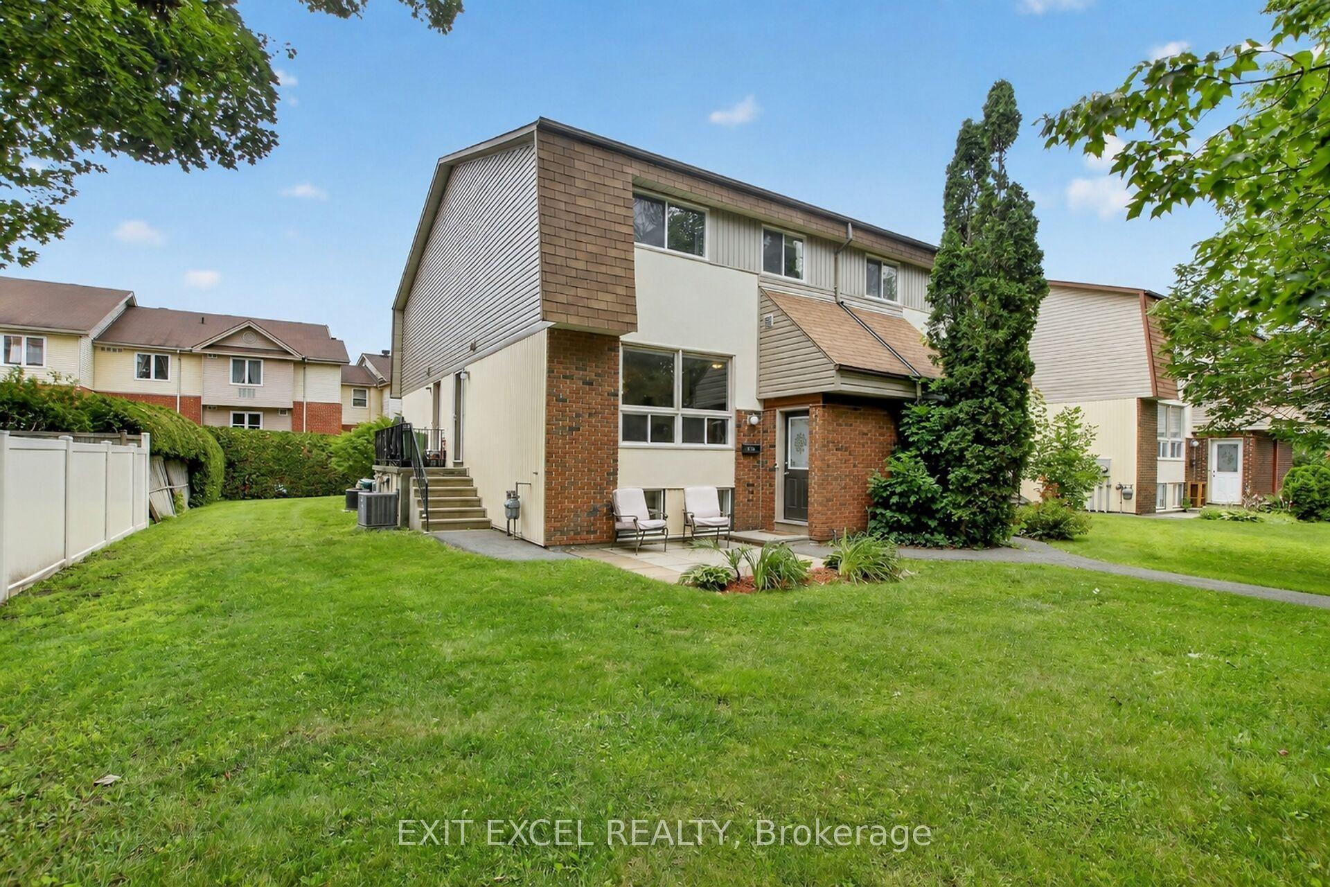 34A Forester Crescent, Bells Corners and South to Fallowfield — Condo Town for sale, photo 1