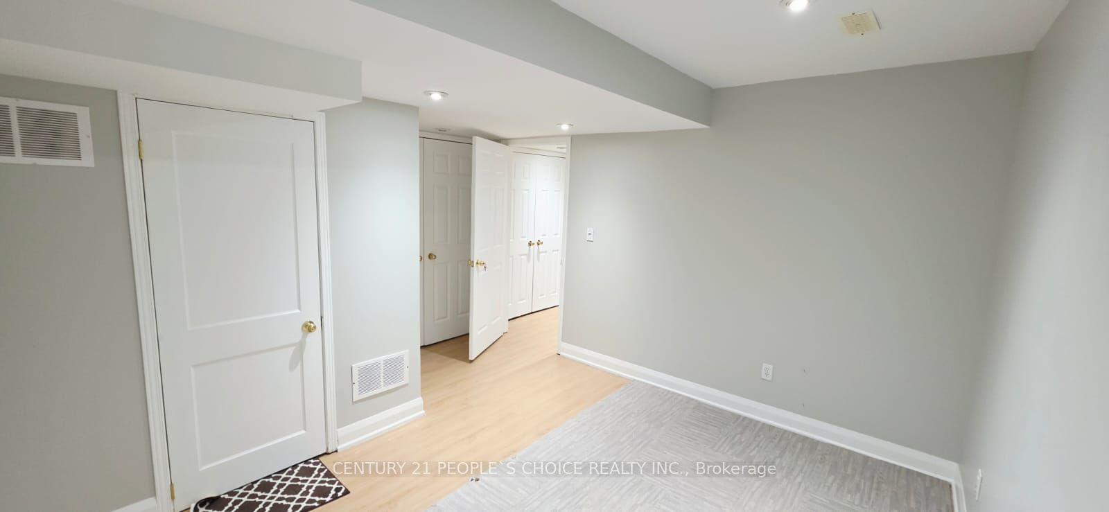 6682 Bansbridge Crescent — photo 1