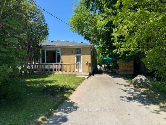 221 Browndale Crescent — photo 1
