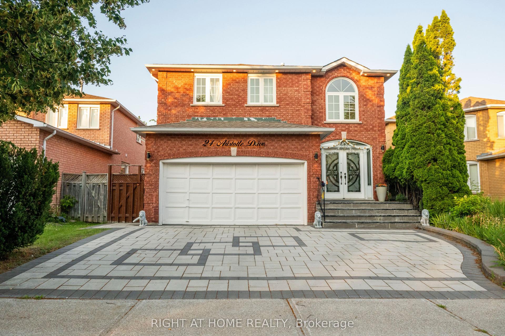 24 Aristotle Drive E, Richmond Hill — Detached for sale, photo 1