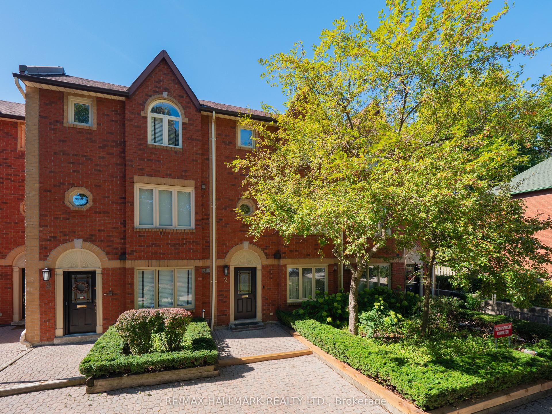 18 Doncrest Road TH #2 #TH #2 — photo 1