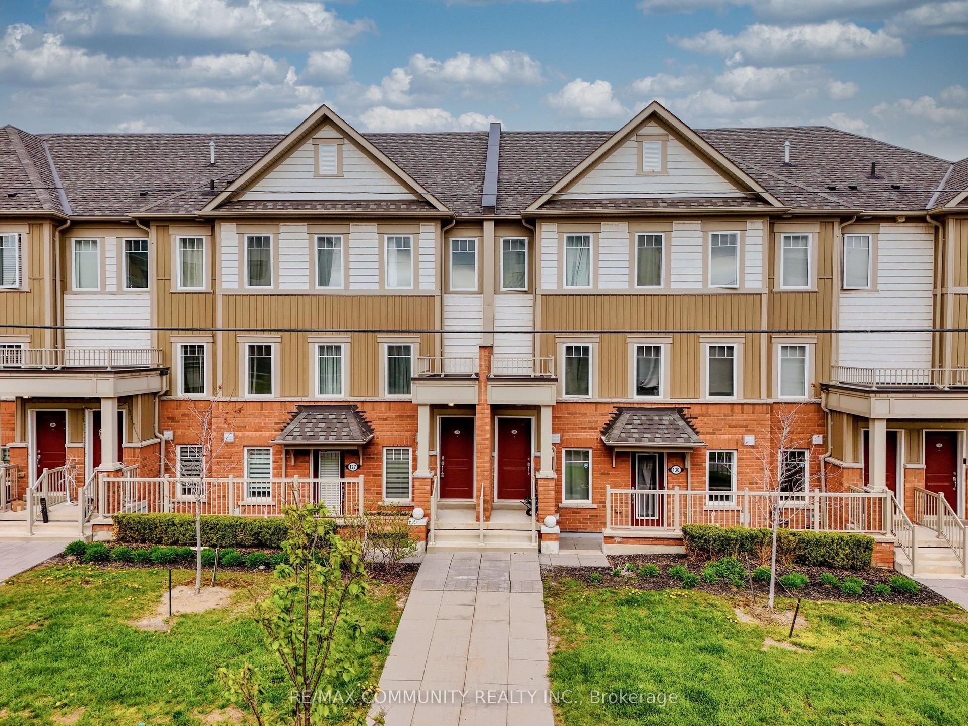2500 Hill Rise Court 128 #128, Oshawa — Condo Town for sale, photo 1