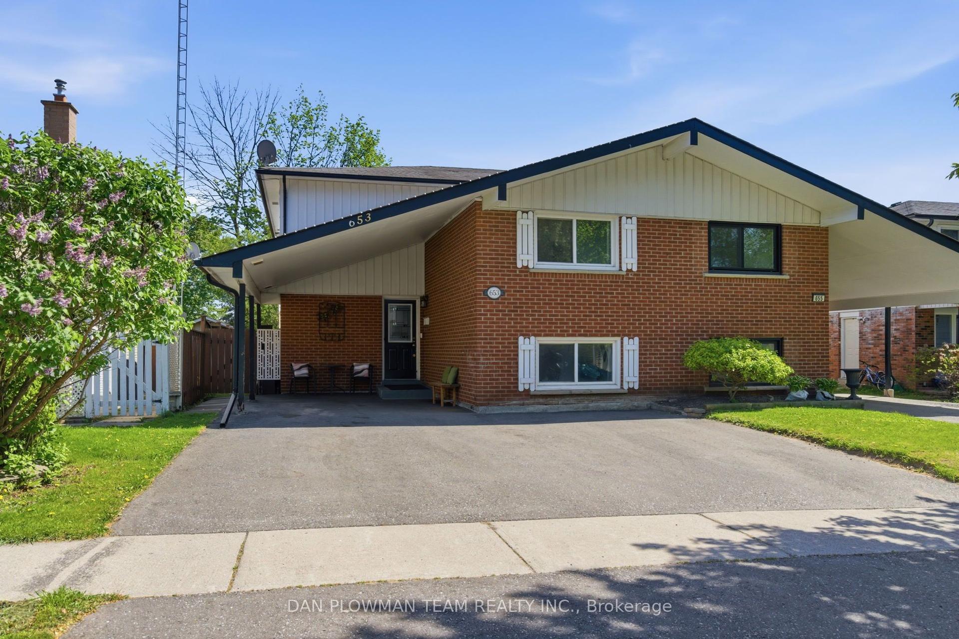 653 Berwick Crescent — photo 1