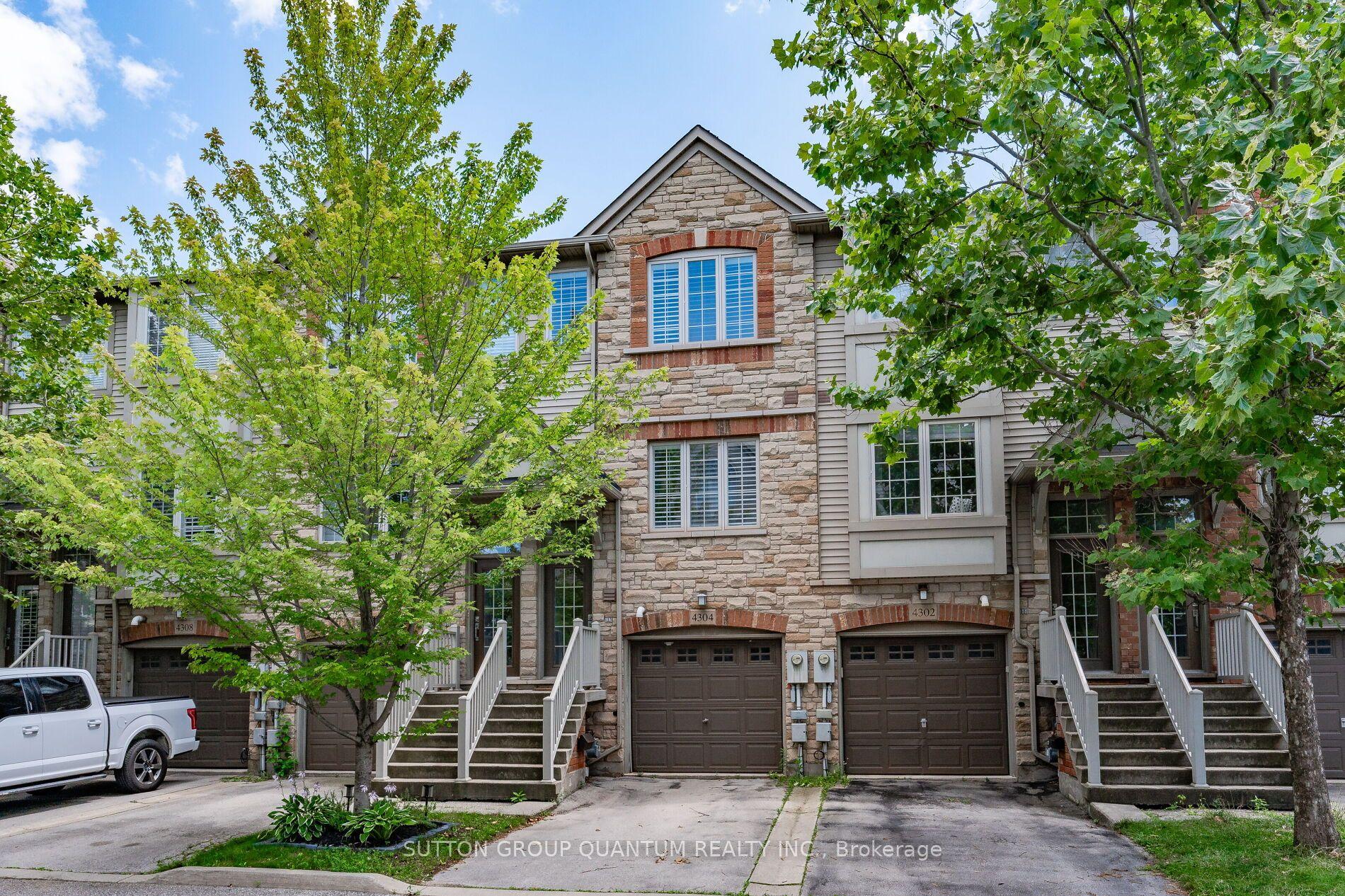 4304 INGRAM, Burlington — Townhouse for lease, photo 1