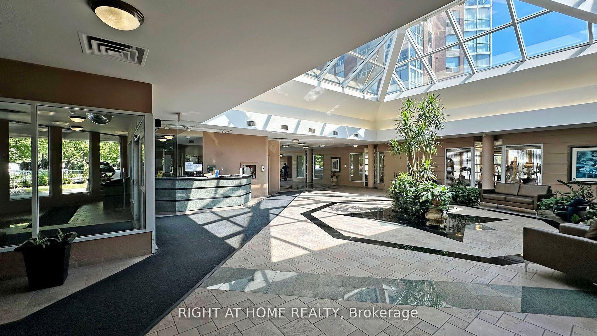 7 Concorde Place 1609 #1609 — photo 1