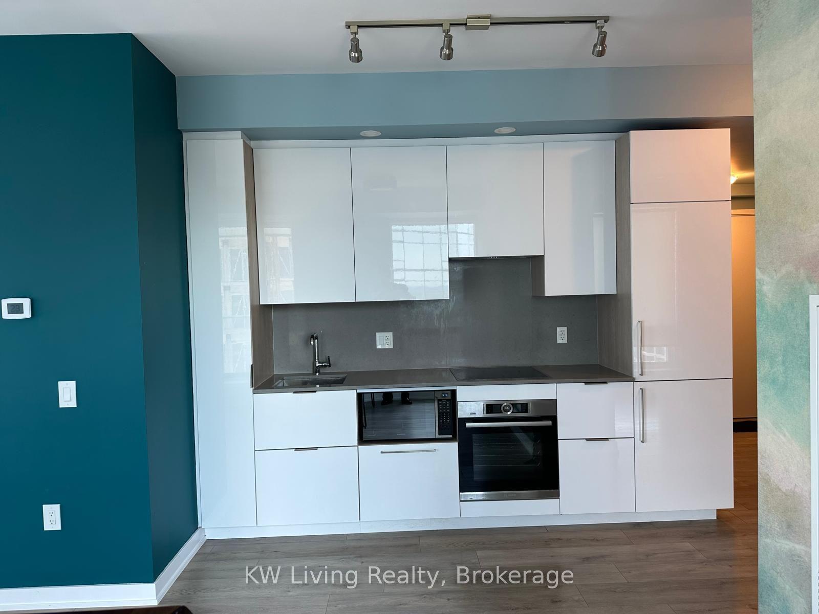 28 Freeland Street 2904 #2904 — photo 1