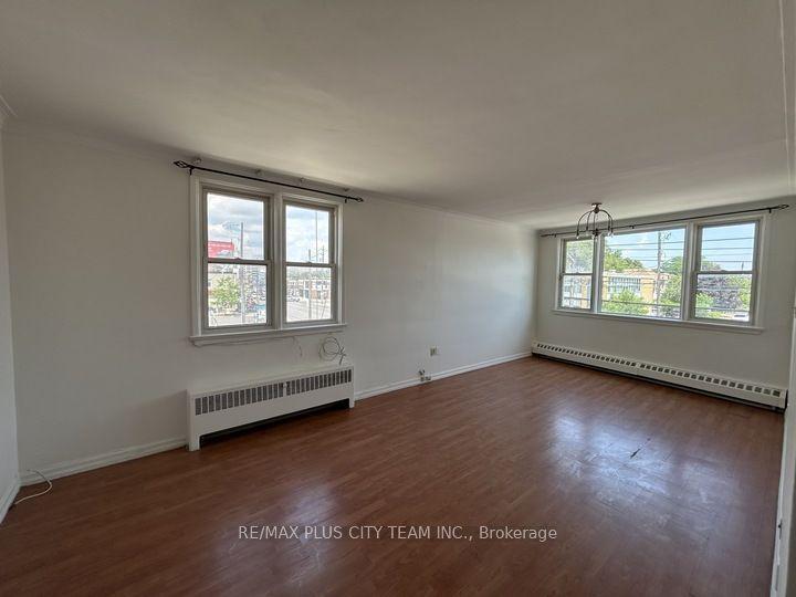 3432 Bathurst Street 1 #1, Toronto — Multiplex for lease, photo 1
