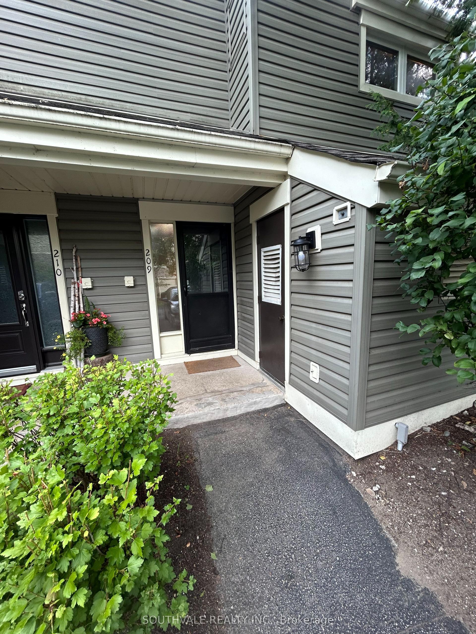 209 Escarpment Crescent 19 #19, Collingwood — Condo Town for lease, photo 1