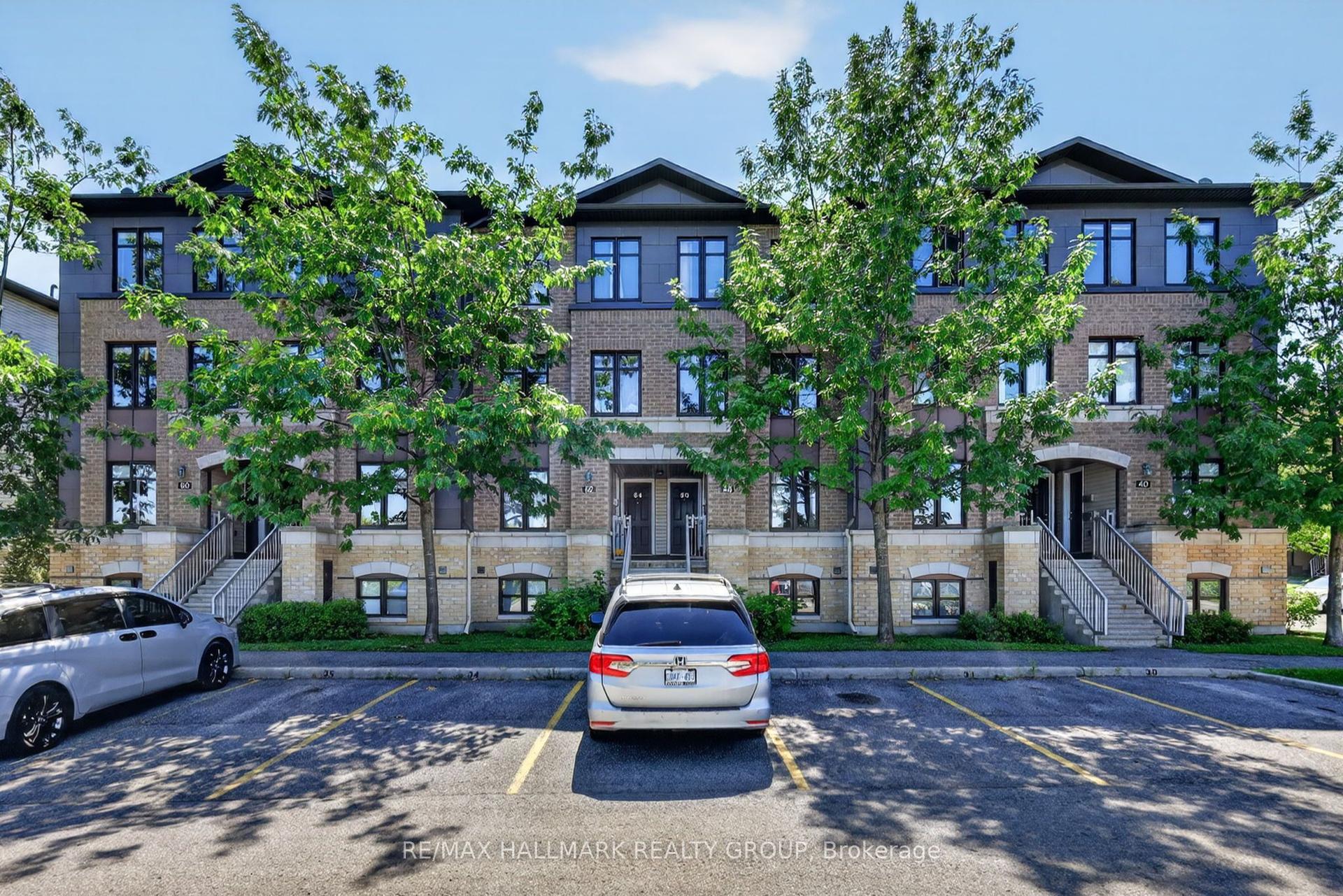 62 Argent Private, Kanata — Condo Town for sale, photo 1